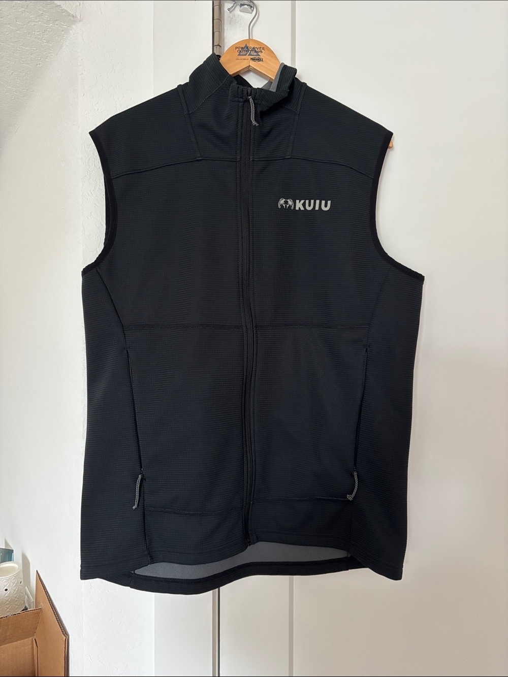 KUIU Black peloton Men's Full-Zip Vest (L)  worn 1x